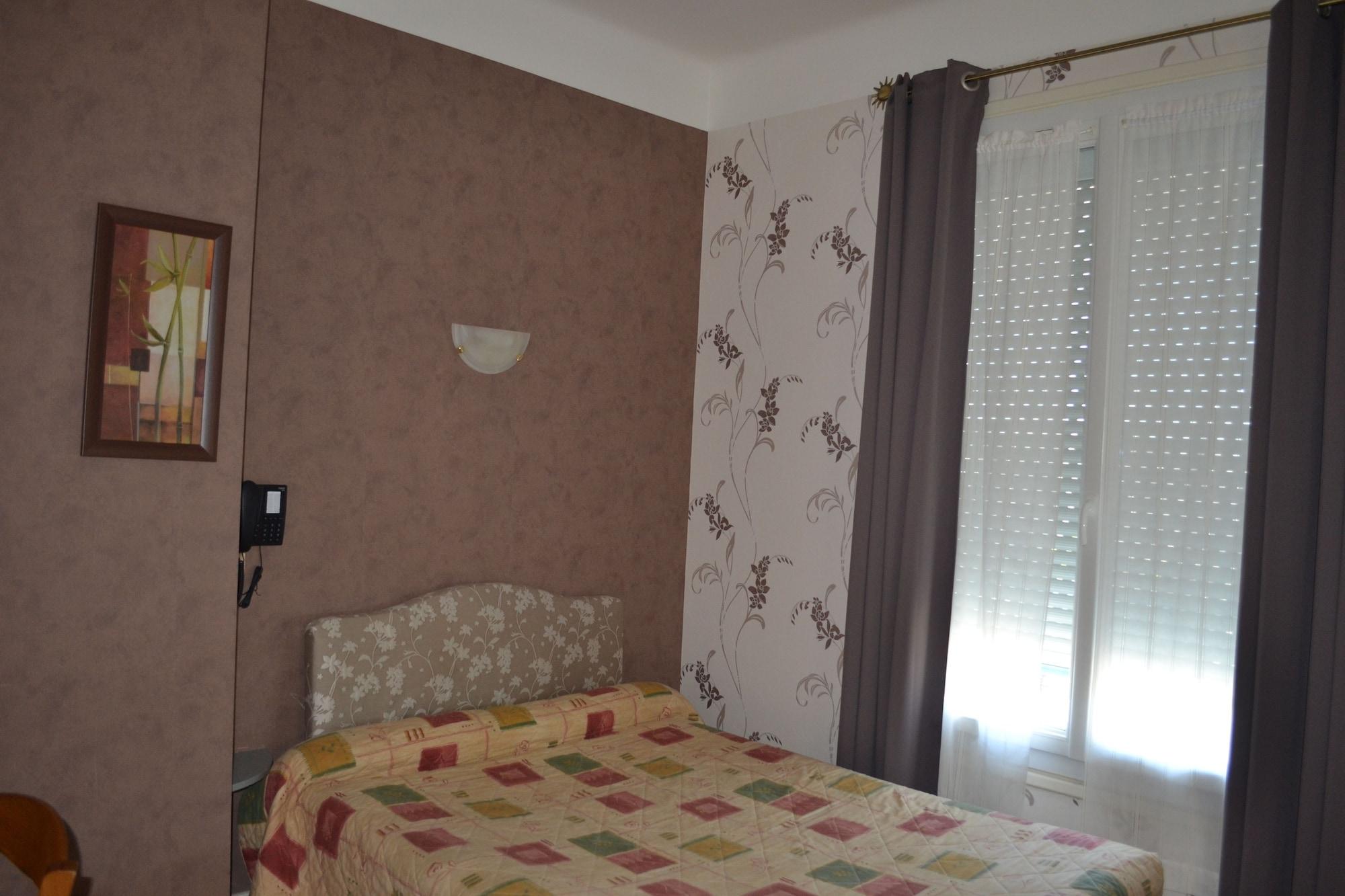סן נזאר Hotel Le Bretagne מראה חיצוני תמונה