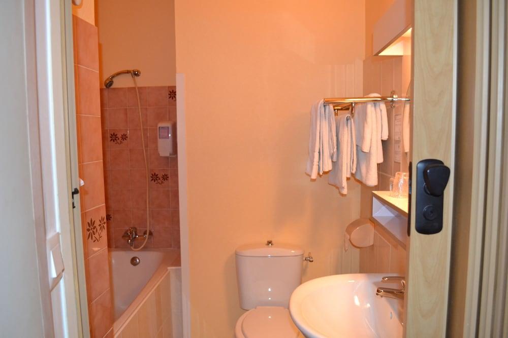 סן נזאר Hotel Le Bretagne מראה חיצוני תמונה