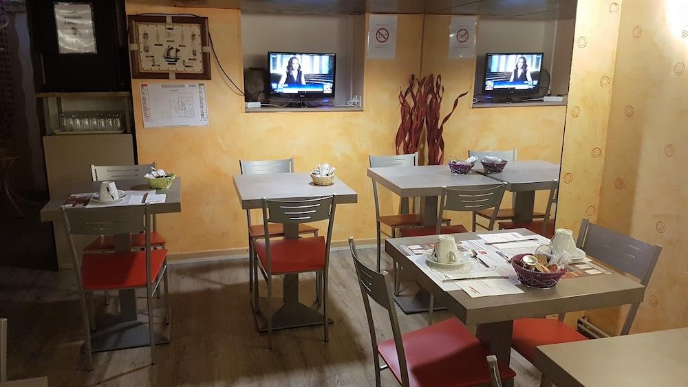 סן נזאר Hotel Le Bretagne מראה חיצוני תמונה