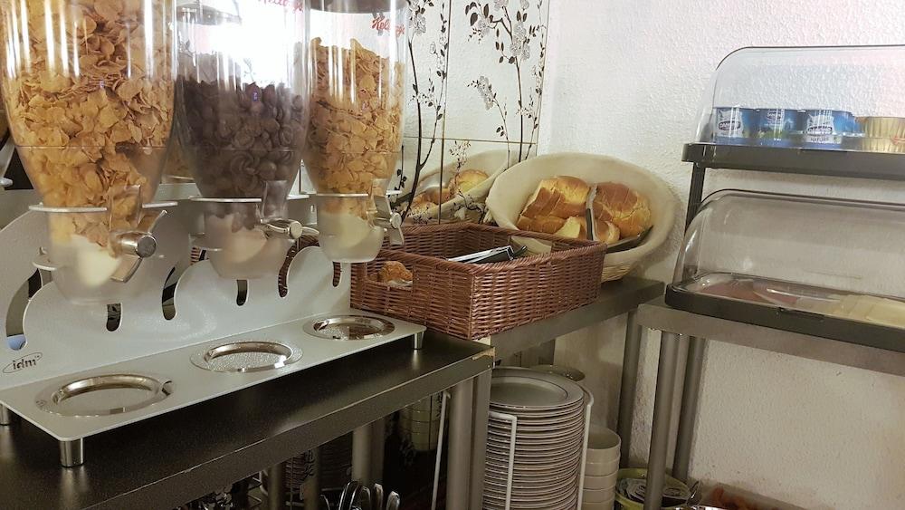 סן נזאר Hotel Le Bretagne מראה חיצוני תמונה