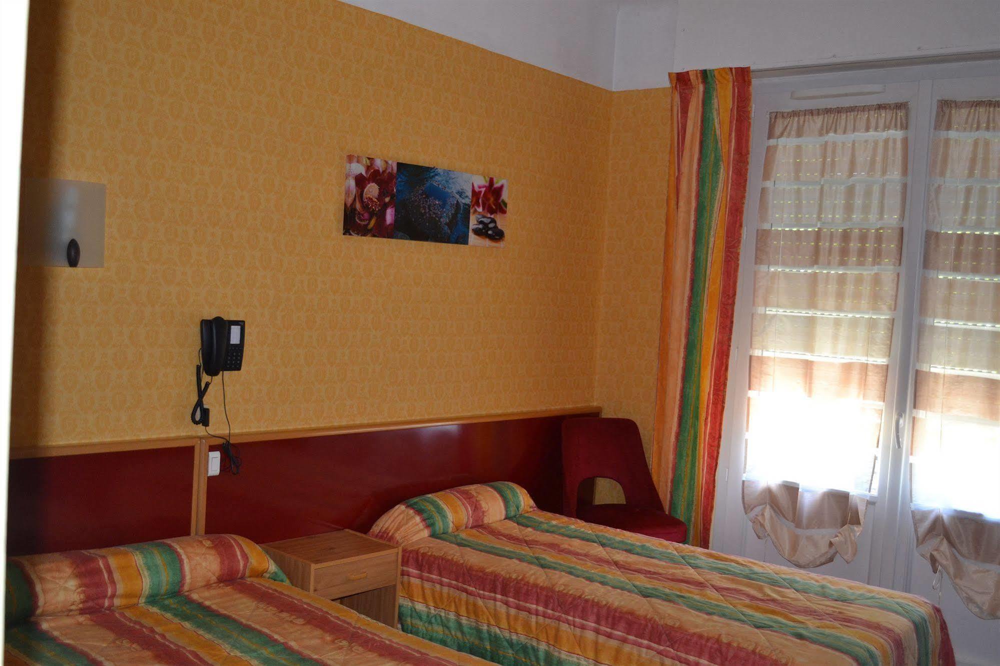 סן נזאר Hotel Le Bretagne מראה חיצוני תמונה