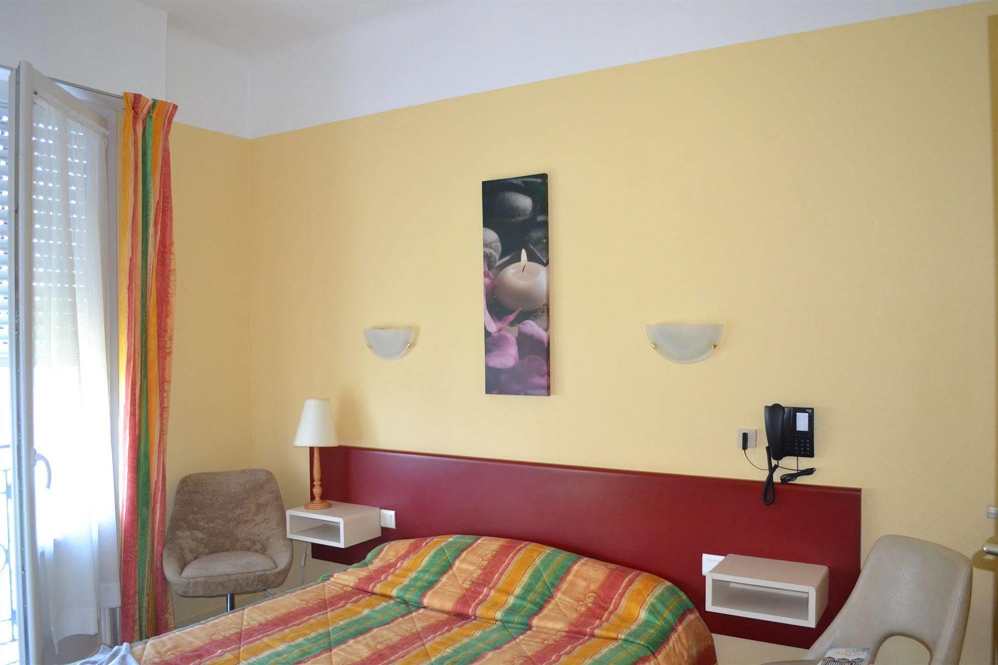 סן נזאר Hotel Le Bretagne מראה חיצוני תמונה