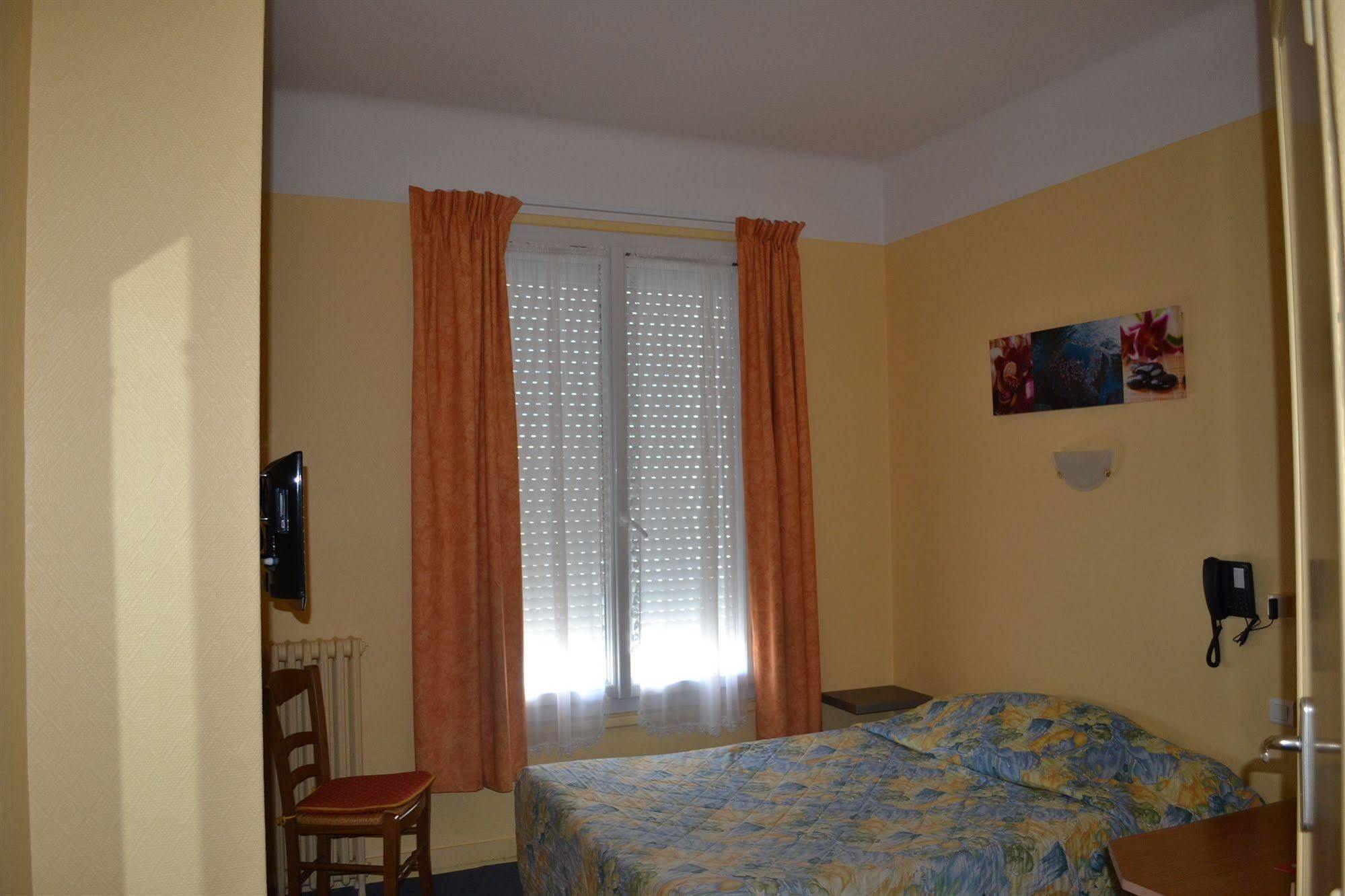 סן נזאר Hotel Le Bretagne מראה חיצוני תמונה