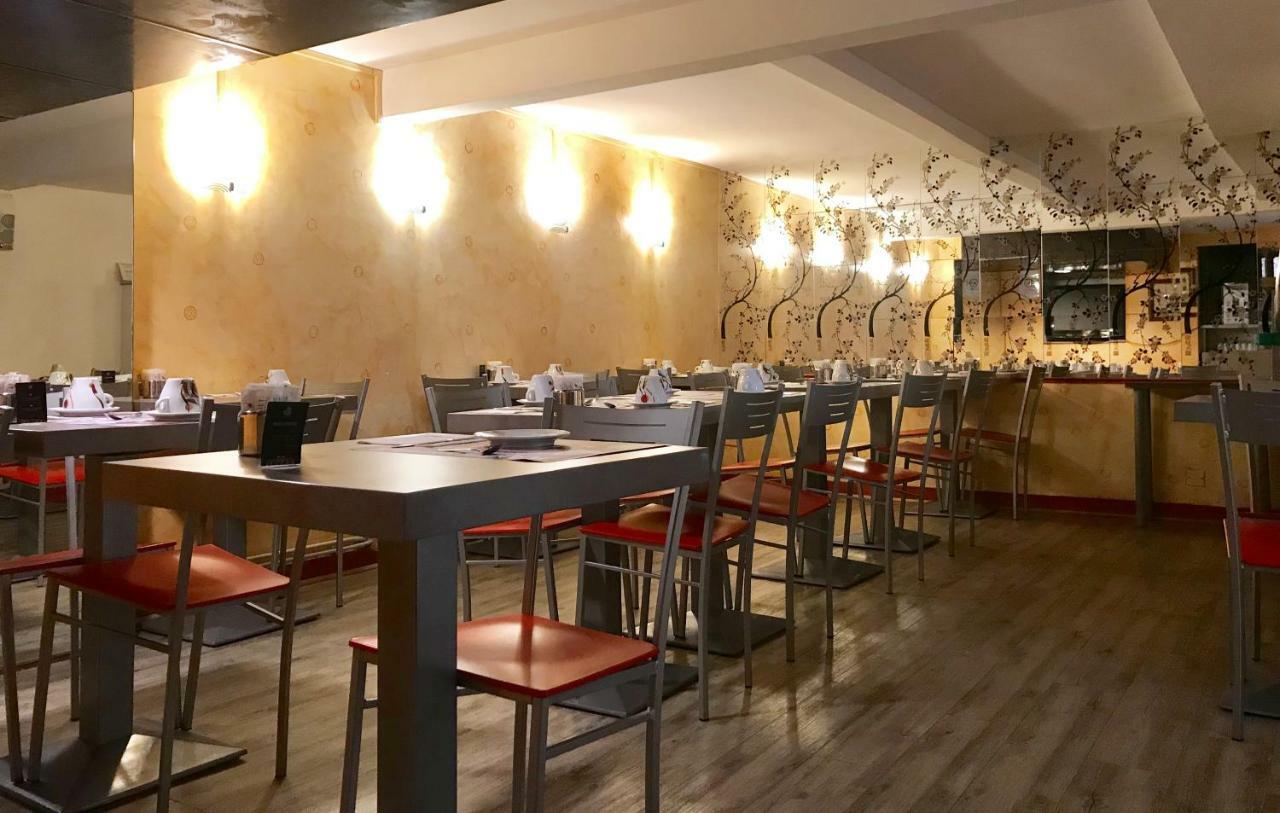 סן נזאר Hotel Le Bretagne מראה חיצוני תמונה