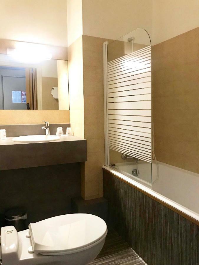 סן נזאר Hotel Le Bretagne מראה חיצוני תמונה